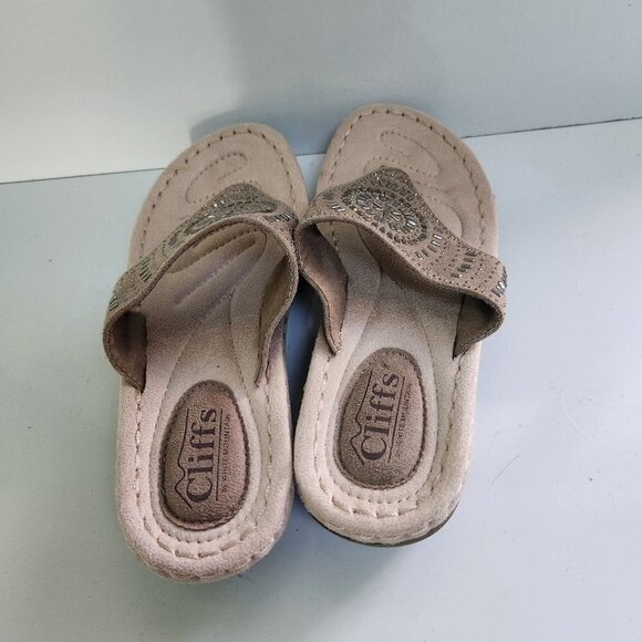 Cliffs By White Mountain Cienna Thong Beige Studded Sandals Size 7M - Picture 4 of 8